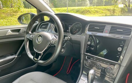 Volkswagen Golf VII, 2018 год, 1 990 000 рублей, 10 фотография