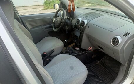 Ford Fusion I, 2002 год, 350 000 рублей, 11 фотография