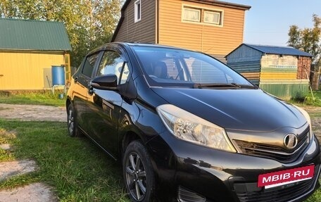 Toyota Vitz, 2013 год, 800 000 рублей, 2 фотография
