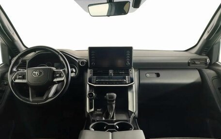 Toyota Land Cruiser, 2021 год, 7 250 000 рублей, 10 фотография
