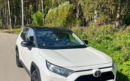 Toyota RAV4, 2020 год, 3 150 000 рублей, 4 фотография