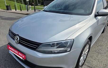 Volkswagen Jetta VI, 2014 год, 1 300 000 рублей, 2 фотография