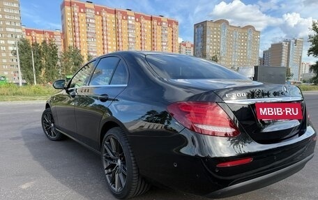 Mercedes-Benz E-Класс, 2017 год, 2 750 000 рублей, 4 фотография