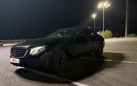 Mercedes-Benz E-Класс, 2017 год, 2 750 000 рублей, 22 фотография