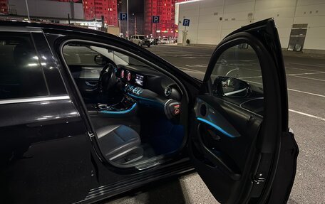 Mercedes-Benz E-Класс, 2017 год, 2 750 000 рублей, 26 фотография
