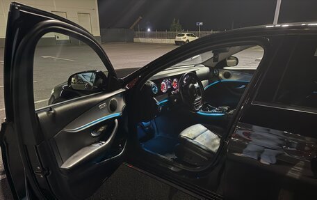 Mercedes-Benz E-Класс, 2017 год, 2 750 000 рублей, 24 фотография