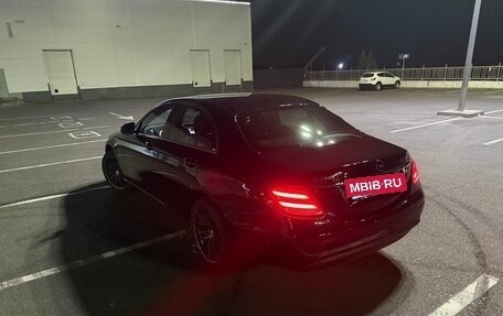 Mercedes-Benz E-Класс, 2017 год, 2 750 000 рублей, 21 фотография