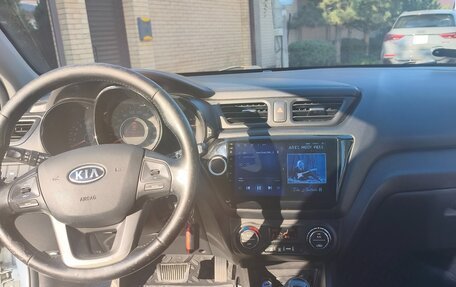 KIA Rio III рестайлинг, 2012 год, 700 000 рублей, 10 фотография
