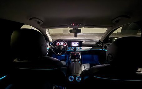 Mercedes-Benz E-Класс, 2017 год, 2 750 000 рублей, 28 фотография