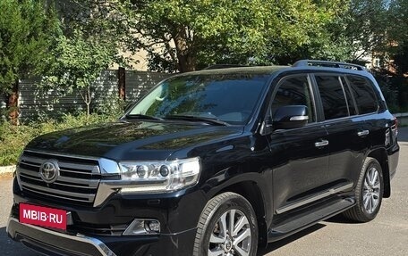 Toyota Land Cruiser 200, 2016 год, 4 750 000 рублей, 1 фотография