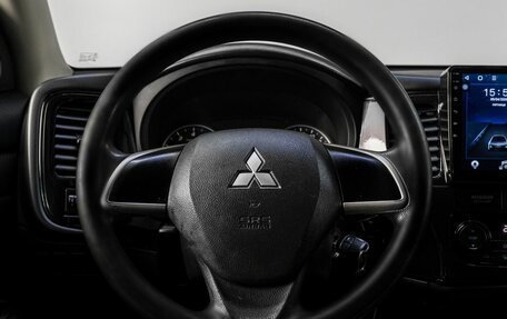 Mitsubishi Outlander III рестайлинг 3, 2013 год, 1 200 000 рублей, 18 фотография