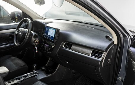 Mitsubishi Outlander III рестайлинг 3, 2013 год, 1 200 000 рублей, 15 фотография