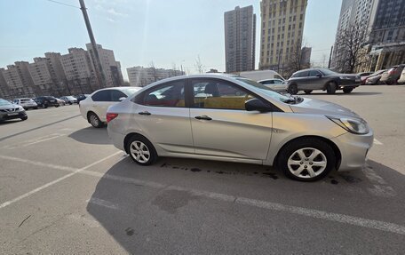 Hyundai Solaris II рестайлинг, 2013 год, 429 000 рублей, 3 фотография