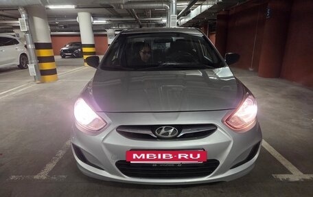 Hyundai Solaris II рестайлинг, 2013 год, 429 000 рублей, 9 фотография