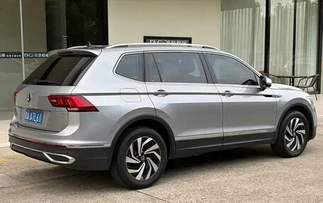 Volkswagen Tiguan II, 2023 год, 2 376 555 рублей, 4 фотография