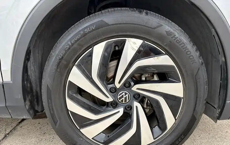 Volkswagen Tiguan II, 2023 год, 2 376 555 рублей, 6 фотография