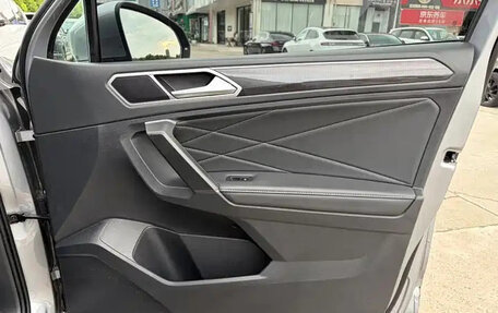 Volkswagen Tiguan II, 2023 год, 2 376 555 рублей, 15 фотография