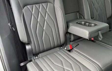 Volkswagen Tiguan II, 2023 год, 2 376 555 рублей, 13 фотография