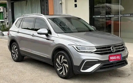 Volkswagen Tiguan II, 2023 год, 2 376 555 рублей, 3 фотография