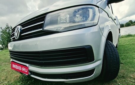 Volkswagen Caravelle T6 рестайлинг, 2016 год, 2 300 000 рублей, 2 фотография