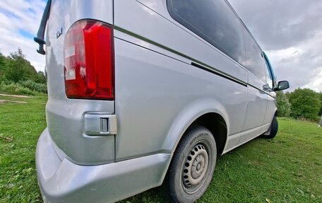 Volkswagen Caravelle T6 рестайлинг, 2016 год, 2 300 000 рублей, 9 фотография