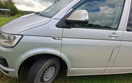 Volkswagen Caravelle T6 рестайлинг, 2016 год, 2 300 000 рублей, 8 фотография