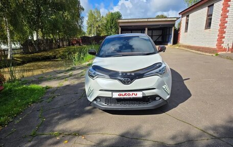 Toyota C-HR I рестайлинг, 2019 год, 1 960 000 рублей, 3 фотография