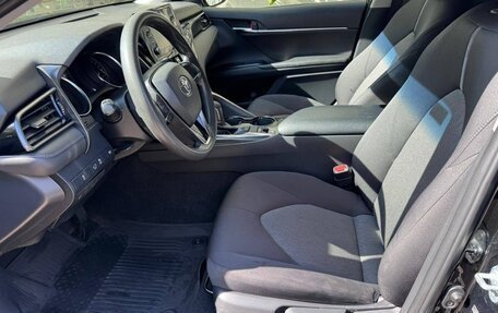 Toyota Camry, 2021 год, 1 580 000 рублей, 4 фотография