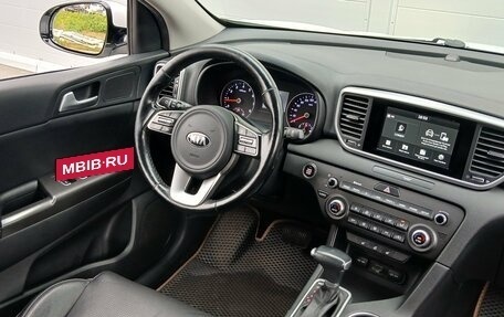 KIA Sportage IV рестайлинг, 2018 год, 2 197 000 рублей, 10 фотография