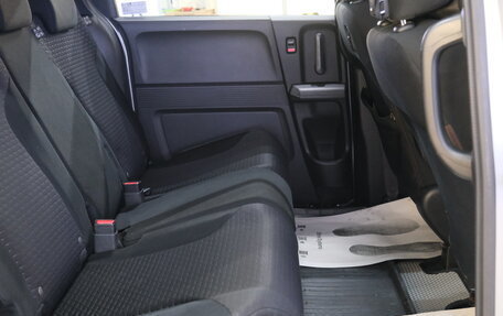 Honda Freed I, 2012 год, 1 069 000 рублей, 19 фотография