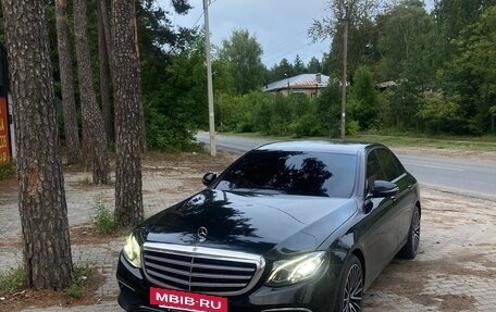 Mercedes-Benz E-Класс, 2017 год, 1 720 000 рублей, 21 фотография