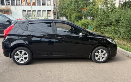 Hyundai Solaris II рестайлинг, 2011 год, 550 000 рублей, 3 фотография