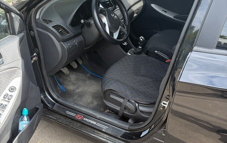Hyundai Solaris II рестайлинг, 2011 год, 550 000 рублей, 6 фотография