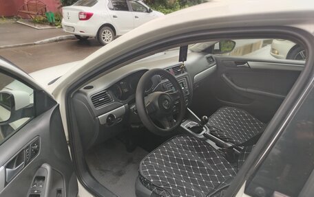Volkswagen Jetta VI, 2013 год, 700 000 рублей, 3 фотография