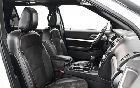 Ford Explorer VI, 2018 год, 2 690 000 рублей, 6 фотография