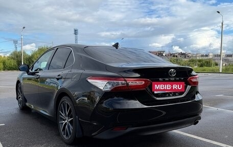Toyota Camry, 2021 год, 3 800 000 рублей, 4 фотография