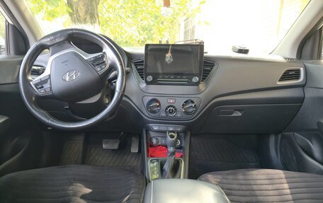 Hyundai Solaris II рестайлинг, 2017 год, 1 150 000 рублей, 6 фотография
