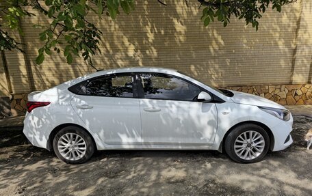 Hyundai Solaris II рестайлинг, 2017 год, 1 150 000 рублей, 2 фотография