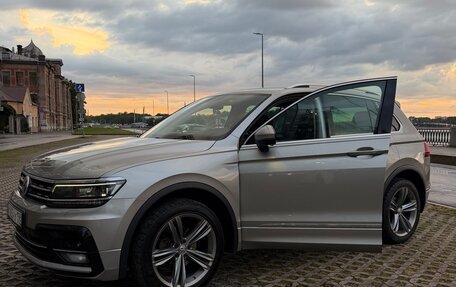 Volkswagen Tiguan II, 2018 год, 2 900 000 рублей, 1 фотография