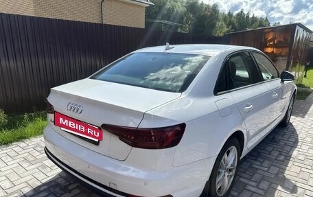 Audi A4, 2019 год, 2 400 000 рублей, 8 фотография