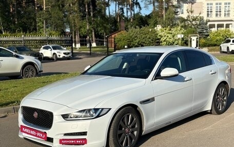 Jaguar XE I рестайлинг, 2017 год, 1 900 000 рублей, 2 фотография