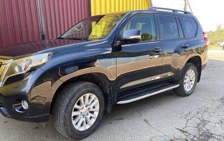 Toyota Land Cruiser Prado 150 рестайлинг 2, 2016 год, 3 300 000 рублей, 1 фотография