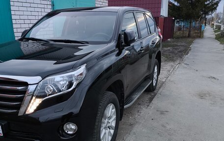 Toyota Land Cruiser Prado 150 рестайлинг 2, 2014 год, 3 400 000 рублей, 2 фотография