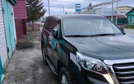 Toyota Land Cruiser Prado 150 рестайлинг 2, 2014 год, 3 400 000 рублей, 3 фотография