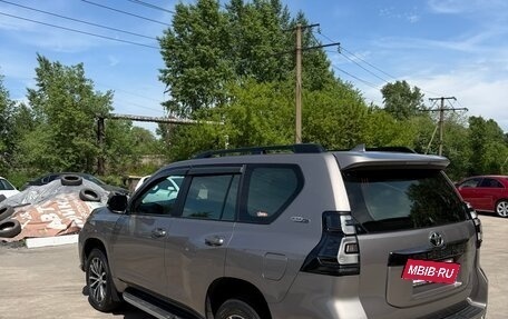 Toyota Land Cruiser Prado 150 рестайлинг 2, 2021 год, 7 200 000 рублей, 6 фотография