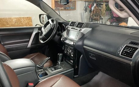 Toyota Land Cruiser Prado 150 рестайлинг 2, 2016 год, 3 300 000 рублей, 14 фотография