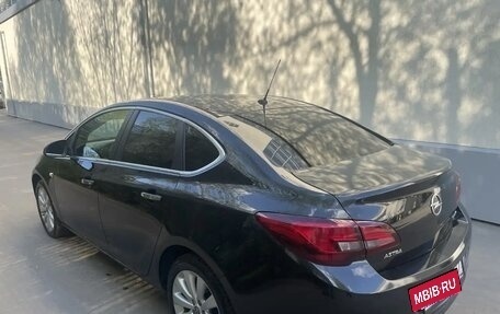 Opel Astra J, 2013 год, 690 000 рублей, 4 фотография