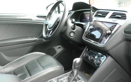 Volkswagen Tiguan II, 2018 год, 3 100 000 рублей, 23 фотография