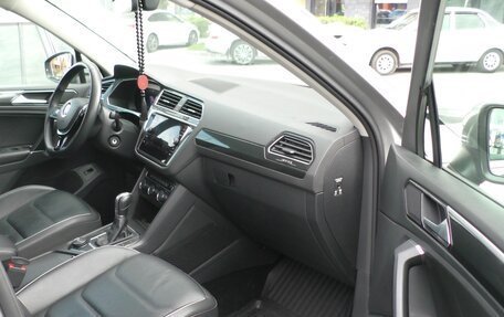 Volkswagen Tiguan II, 2018 год, 3 100 000 рублей, 22 фотография