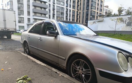 Mercedes-Benz E-Класс, 2000 год, 650 000 рублей, 4 фотография